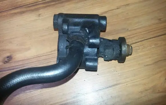 Renault Megane I Power steering pump 7846075