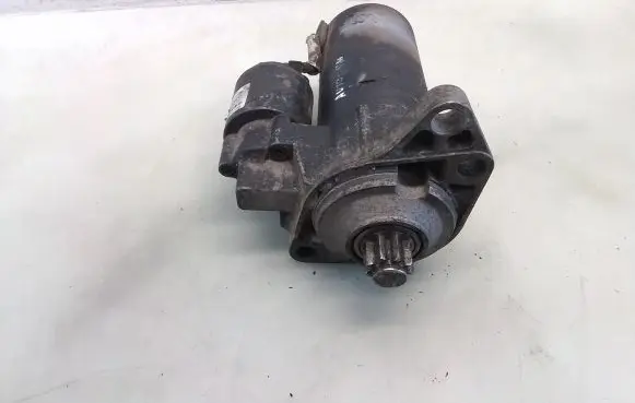 Volkswagen Golf IV Starter motor 020911023P