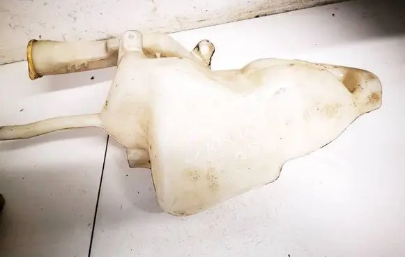 Windshield washer fluid reservoir/tank