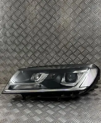 Volkswagen Touareg II Headlight/headlamp 7P2941751A