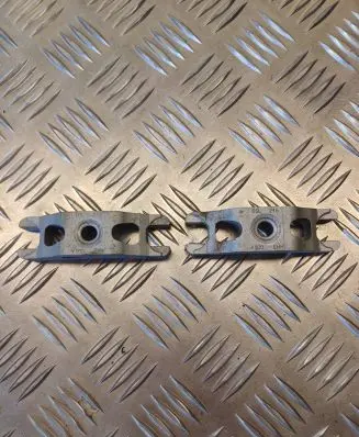 Volkswagen Golf VI Fuel Injector clamp holder 03L216 V300