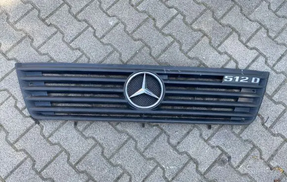 Mercedes-Benz Vario Front grill A6706901389