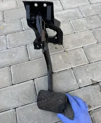 Mercedes-Benz S W221 Brake pedal A2202901201 2202901201