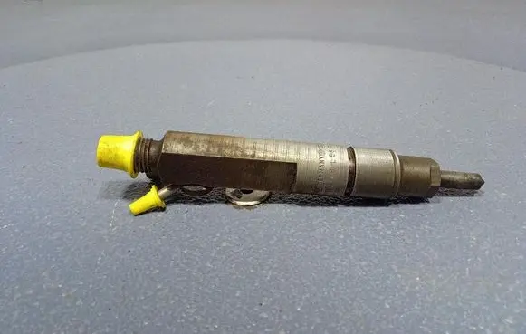 Fuel injector