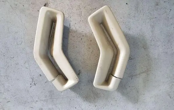 Volvo S80 Seat belt trim 