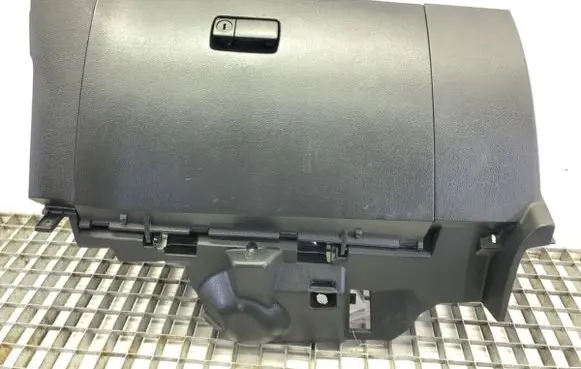 Nissan Altima Glove box set 