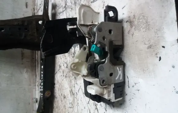 Dodge Caliber Front door lock P04589409AE
