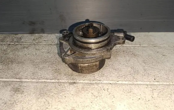 BMW 5 E39 Vacuum pump 72832710C