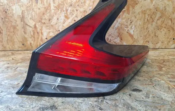 Nissan Leaf II (ZE1) Rear/tail lights 26550-5SH0A