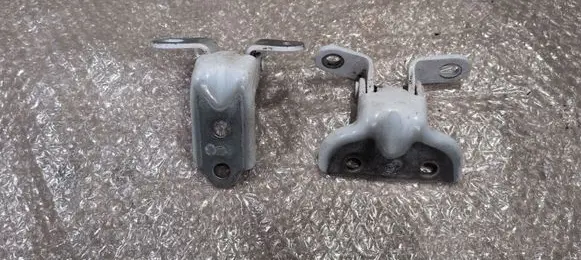 Hyundai i10 Front door upper hinge A046057