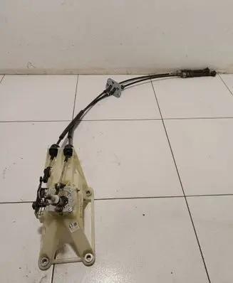 Mazda 3 III Gear shifter/selector BJS746100