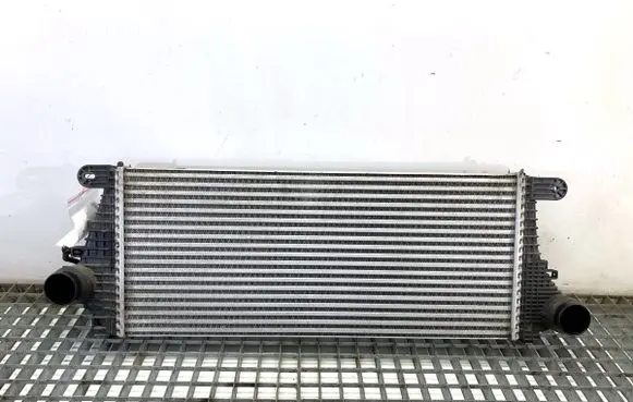 Opel Insignia B Intercooler radiator 84208076
