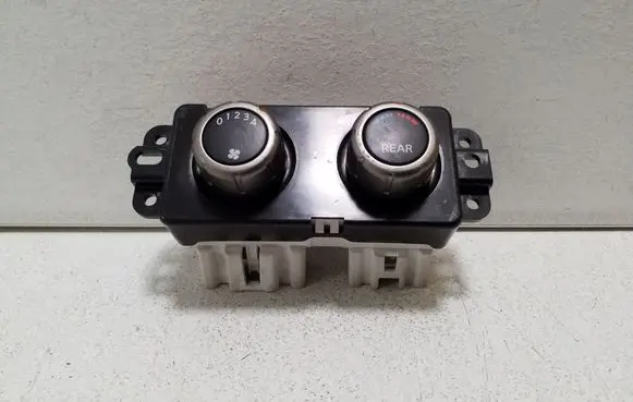 Nissan Pathfinder R51 Climate control unit 27501EA600