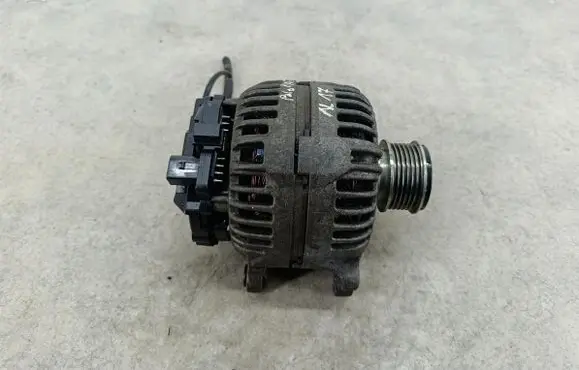 Volkswagen Polo IV 9N3 Generator/alternator 045903023A