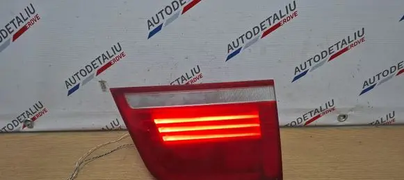 Tailgate rear/tail lights