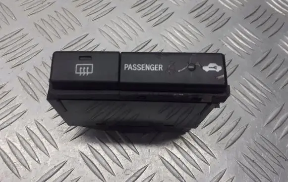 Toyota Avensis T250 Mirror heating switch 84790-05130
