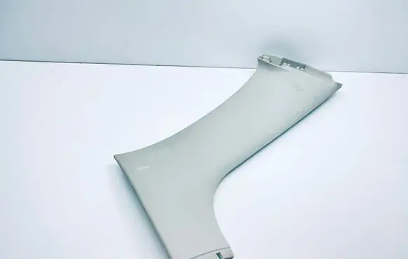 (D)pillar trim (top)
