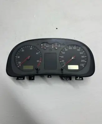 Volkswagen Golf IV Speedometer (instrument cluster) 1J0919861B 0110749376 0263611004