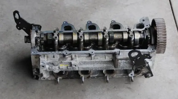 Nissan Qashqai Engine head 110KM 110421615R