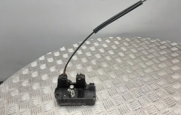 Opel Zafira A Rear door lock 24414134