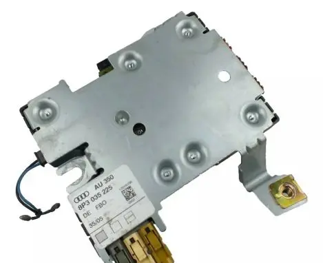 Audi A3 S3 8P Antenna control unit 8P3035225