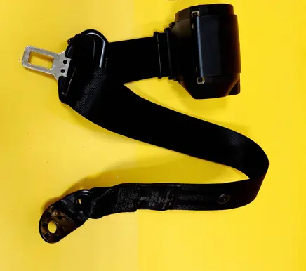 Rear seatbelt