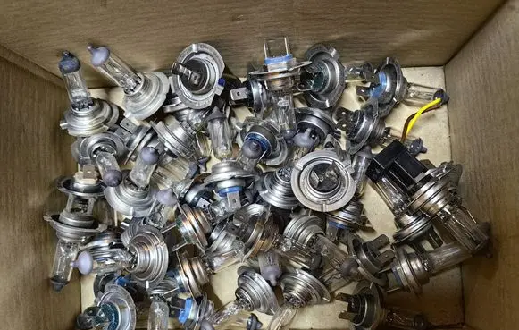 Peugeot 308 Headlight/headlamp bulb