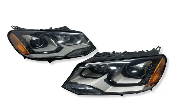 Volkswagen Touareg II Headlights/headlamps set 7P1941751 7P1941751A 7P1941752