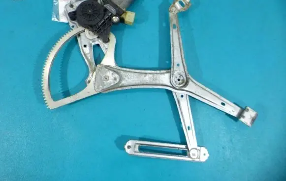 Front door window regulator with motor