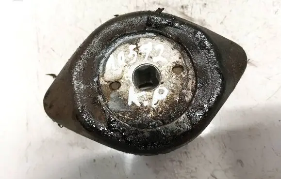 Engine mount bracket