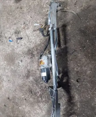 Mercedes-Benz C W203 Front wiper linkage and motor 2038200342