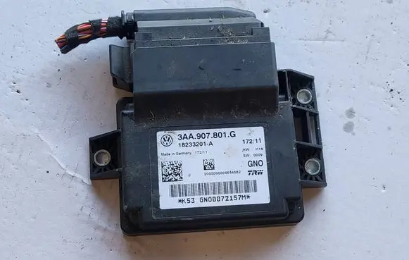 Volkswagen Sharan Hand brake control module 3AA907801G 18233201A