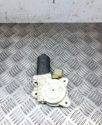 Mercedes-Benz E W211 Front door window regulator motor A2118202942 0130821970