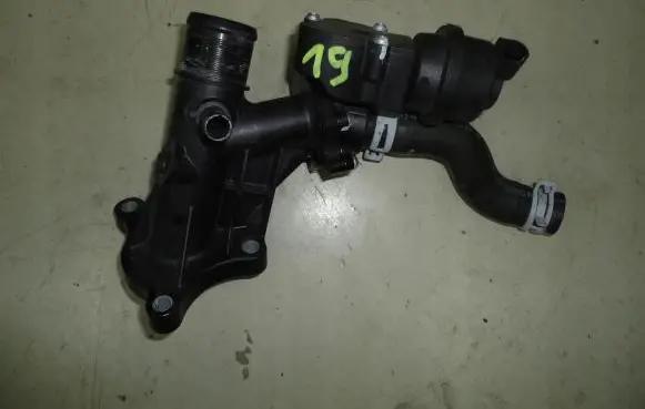 Nissan X-Trail T32 Engine coolant pipe/hose 110600686R