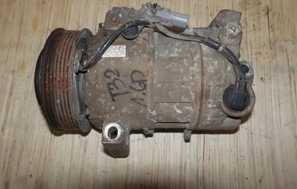 Nissan X-Trail T32 Air conditioning (A/C) compressor (pump) 926004CA0A