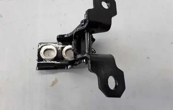 Renault Captur Front door upper hinge 804000016R