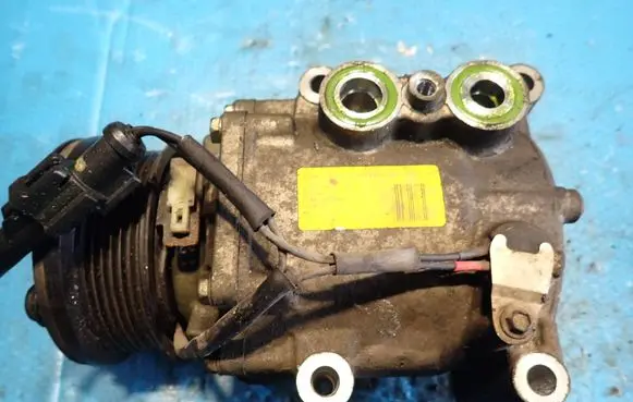 Mazda 2 Air conditioning (A/C) compressor (pump) YS4H19D629AD