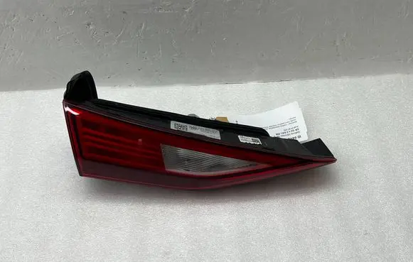 Audi A3 8Y Tailgate rear/tail lights 8Y0945075A