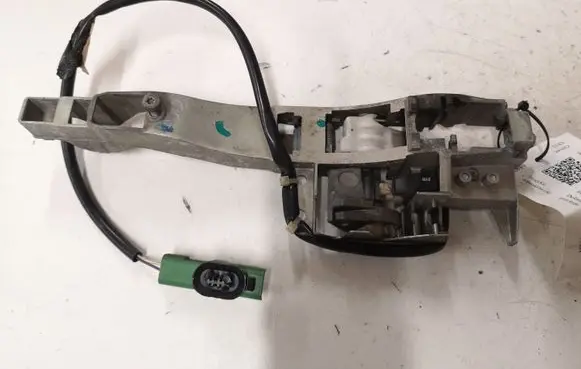 Citroen C6 Front door exterior handle/bracket 9682508080