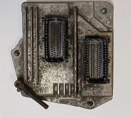 Opel Zafira B Engine control unit/module 55562549 MT35E23 FHDP