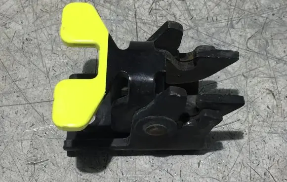 Toyota Proace Rear door check strap stopper