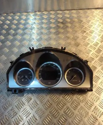 Mercedes-Benz C W204 Speedometer (instrument cluster) A2044400811