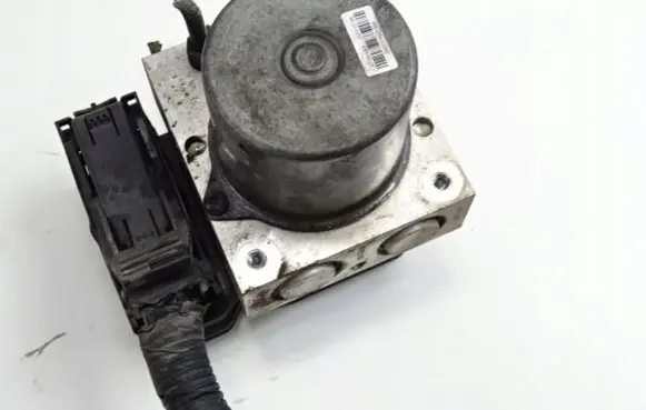 Hyundai i40 ABS Pump 589203Z910