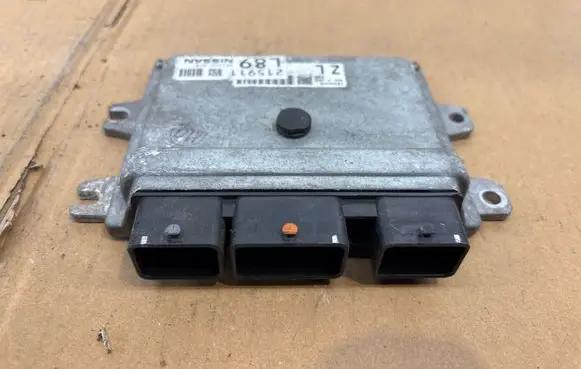 Nissan Note (E12) Engine control unit/module NEC000818 215911