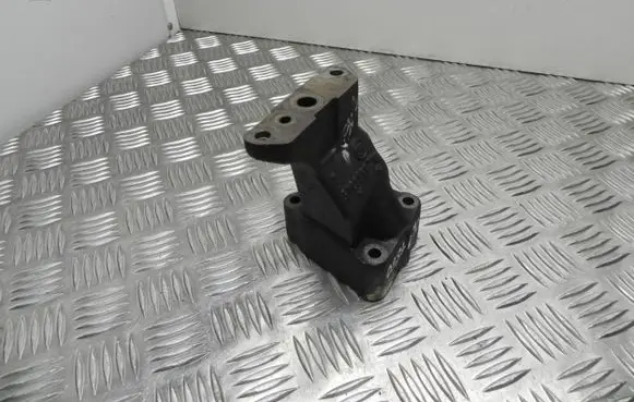 Jeep Grand Cherokee (WK) Engine mounting bracket 6420960345