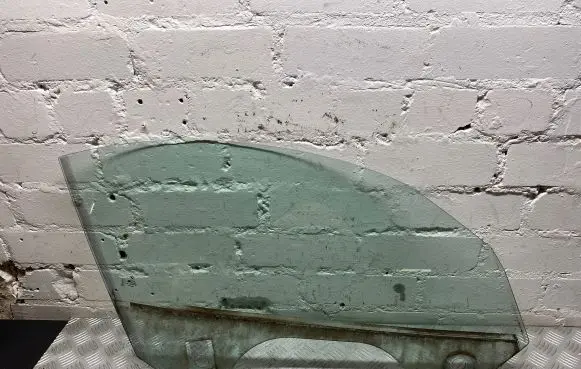 BMW Z4 E89 Front door window/glass (coupe) 