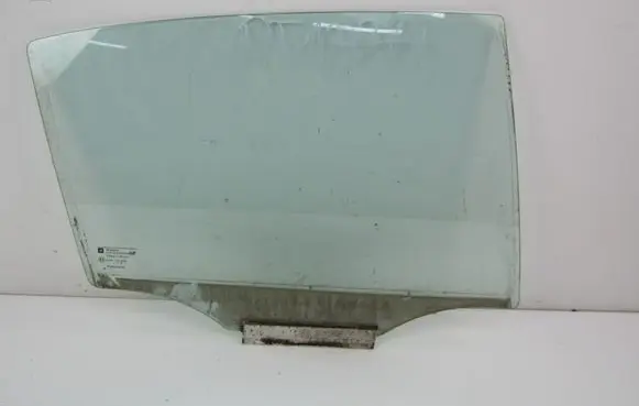 Opel Astra G Rear door window glass 