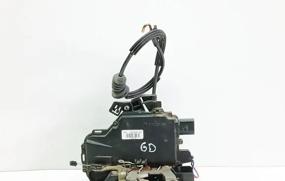 Volkswagen Golf IV Rear door lock 3B4839016M