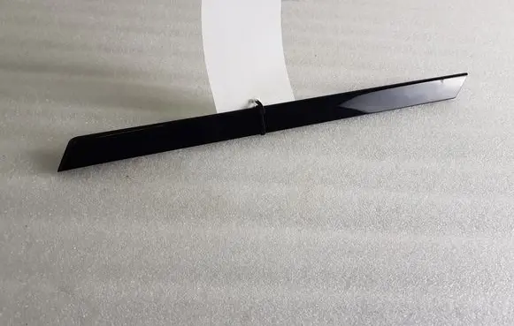 Land Rover Evoque I Rear side glass trim 