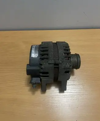 KIA Sorento Generator/alternator 373002F100 2606259